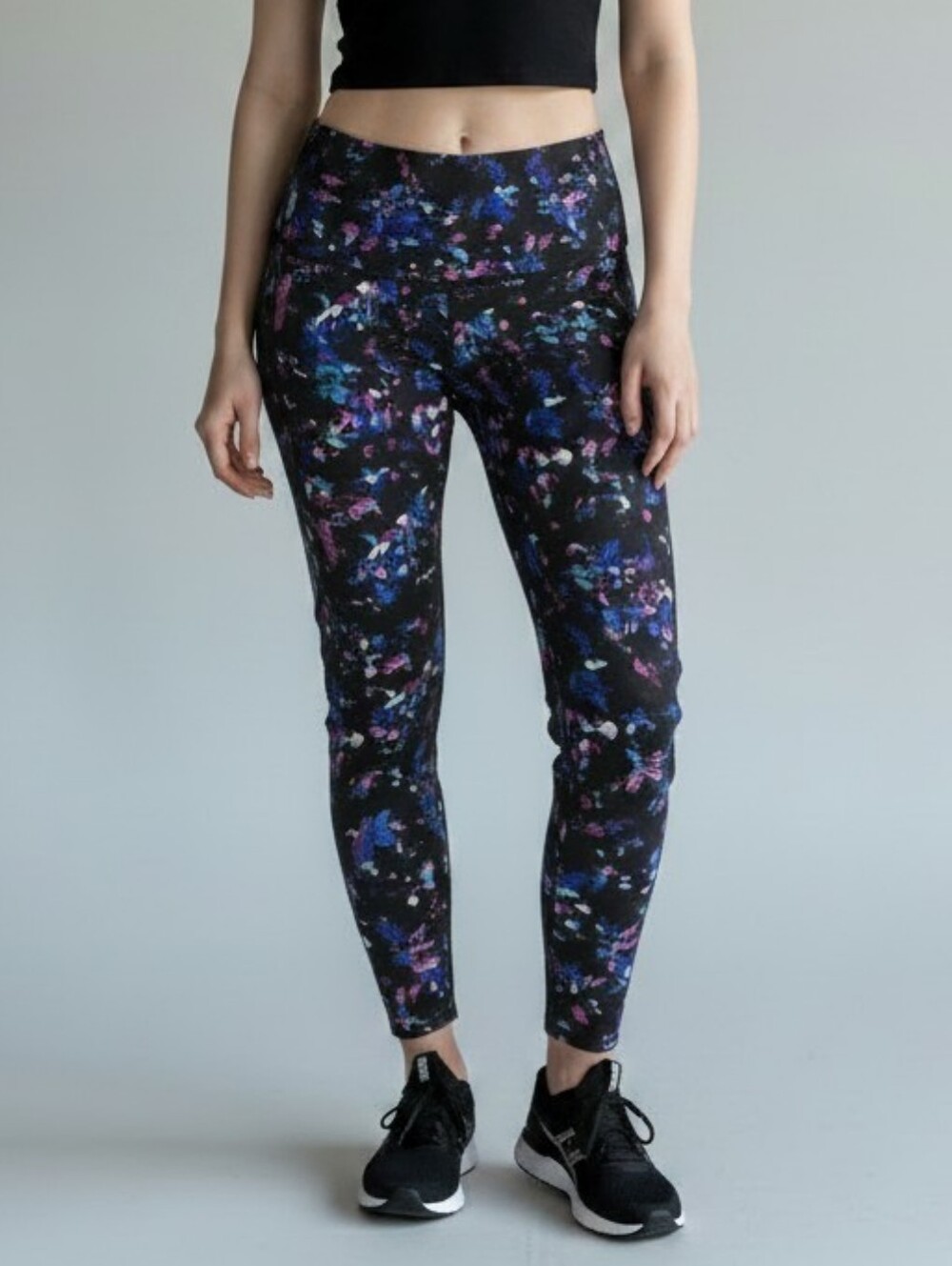 GapFit Black And Multicolor Abstract Print Active Leggings